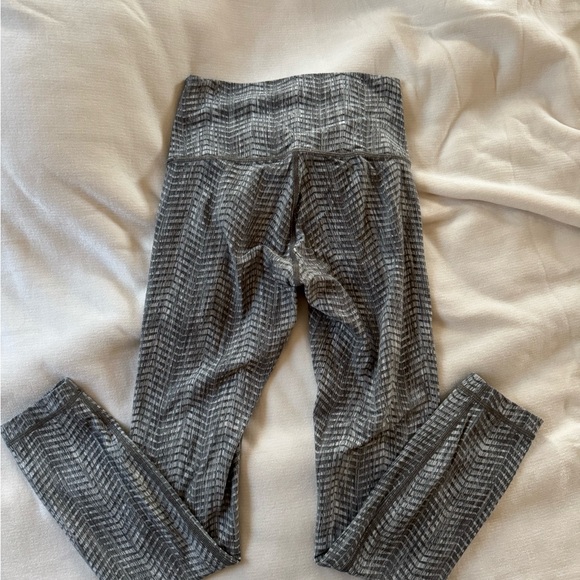 Lululemon Align leggings 25” size 4 - Picture 2 of 4